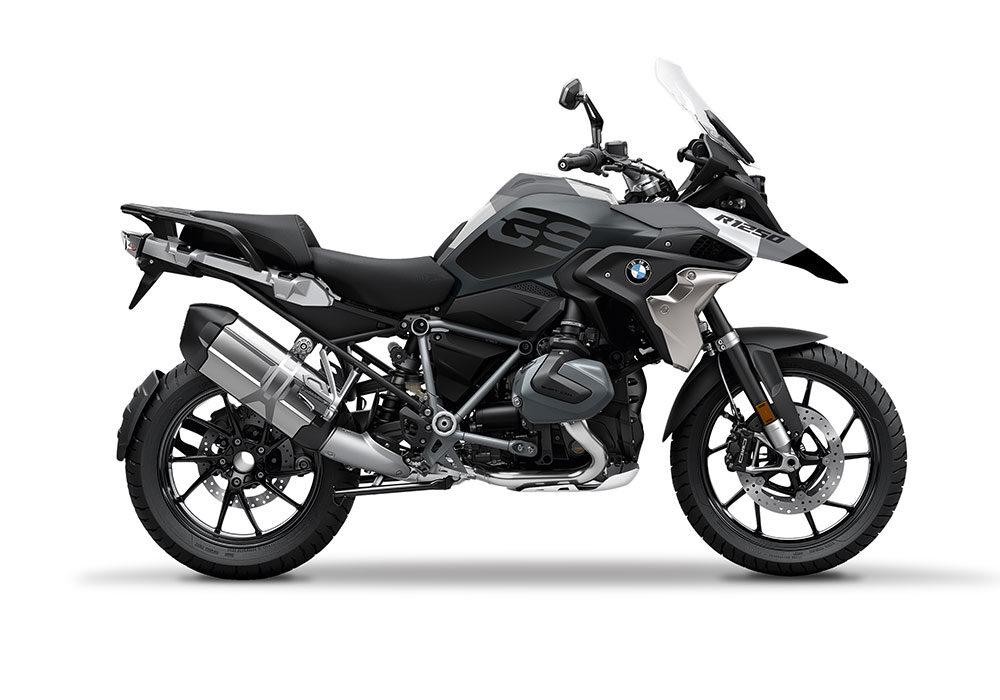 SIG 1049 02 BMW R1250GS Triple Black Grey Camo 01